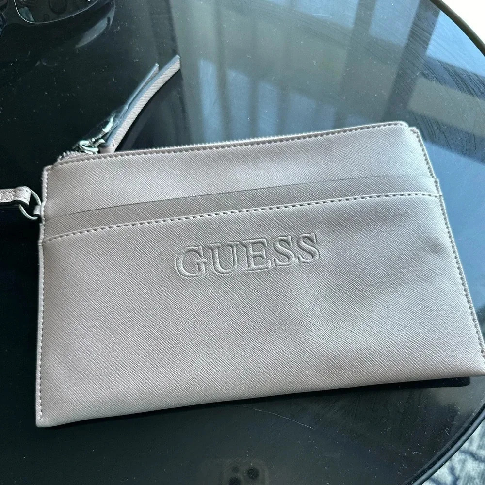 NWOT Guess Wristlet